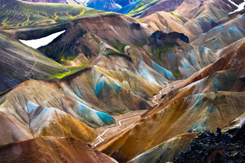 islandia-to-kalokairi-enas-paradeisos-gematos-antitheseis-mountains
